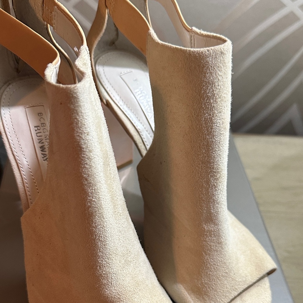 BCBG Beige Open-Toe Heels - Picture 6 of 6